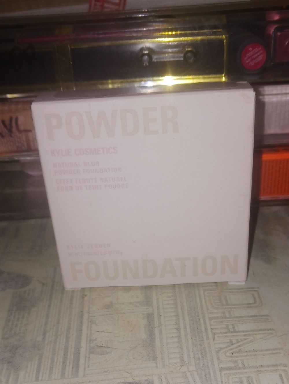 Kylie Cosmetics Powder Foundation -